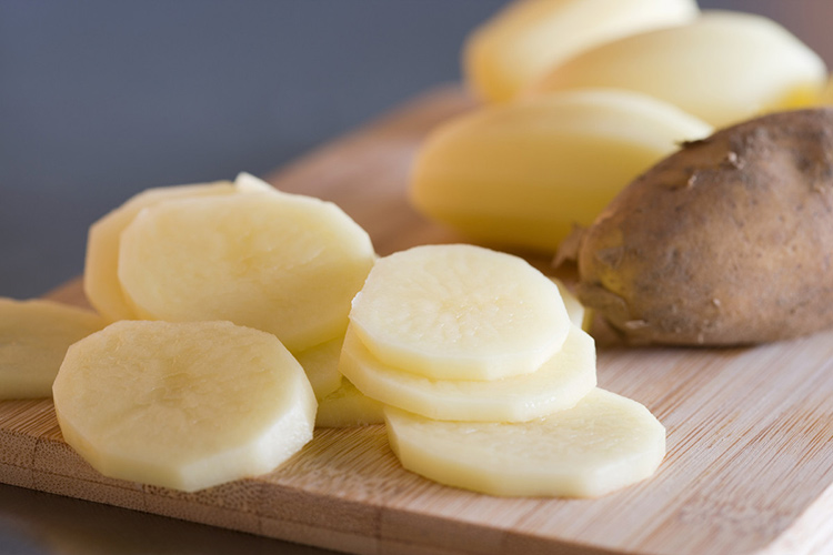 Cách làm trắng da nhanh nhất với khoai tây