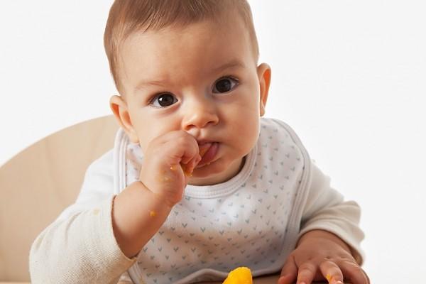 Lưu ý về dinh dưỡng cho bé ở những năm tháng đầu đời