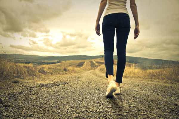 Đi bộ có tác dụng gì tốt cho sức khỏe của con người