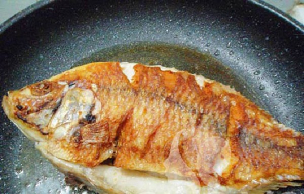 Hướng dẫn cách nấu món cá chép om dưa