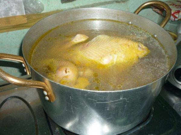 Cách nấu miến gà măng khô đúng công thức hương vị truyền thống