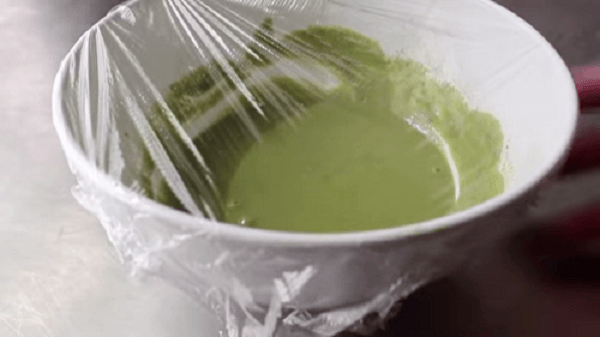 Cách làm bánh mochi trà xanh nhân kem chuẩn Nhật Bản