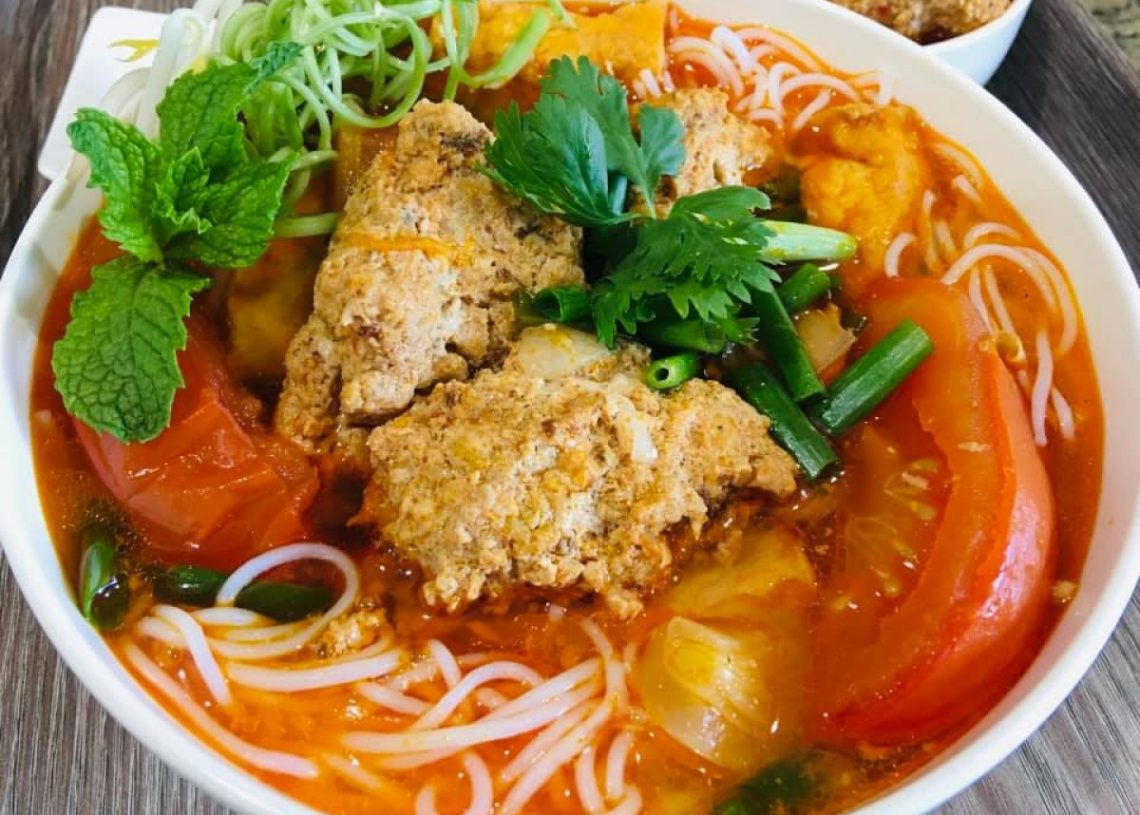 Bún riêu - Tomato and Crab Noodle Soup