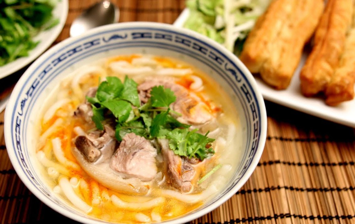 Bánh Canh - Vietnamese Thick Noodle Soup